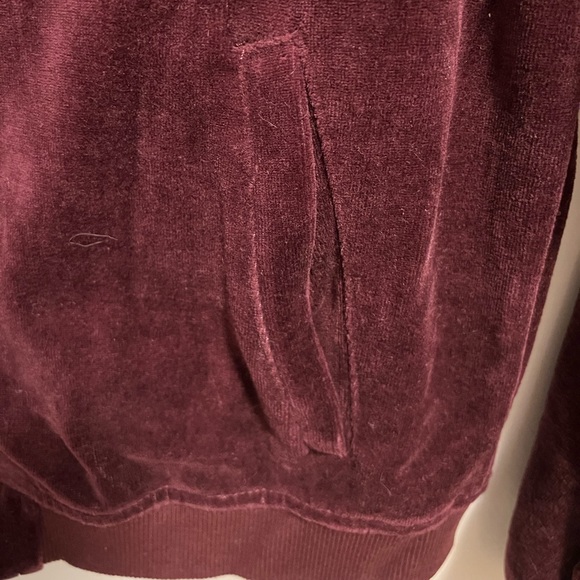 Forever 21 maroon velour thin bomber jacket. Size M - Picture 4 of 5